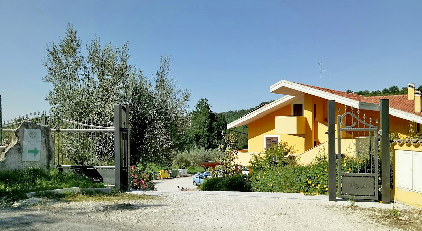 LA COLLINA DELLE ROSE 