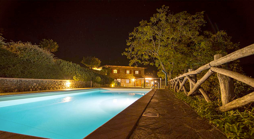 LA SCATOLAIA, villa immersa nel verde delle colline toscane