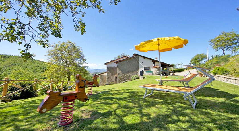 LA SCATOLAIA, villa immersa nel verde delle colline toscane