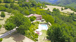 LA SCATOLAIA, villa immersa nel verde delle colline toscane